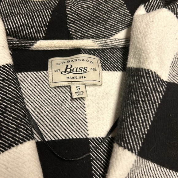 G. H. Bass & Co cardigan - Picture 10 of 11